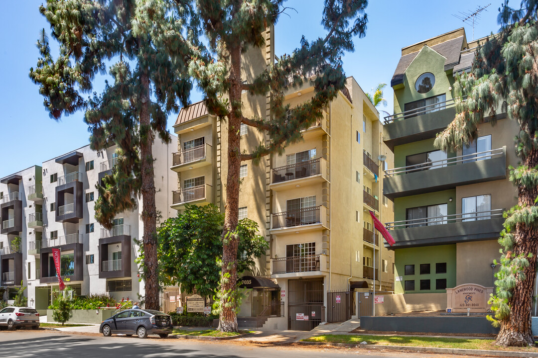 Lanewood Court Apartments in Los Angeles, CA - Building Photo