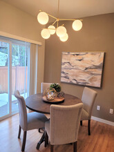 24129 40th Ln SE in Bothell, WA - Foto de edificio - Building Photo
