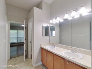 495 Apple Creek Dr in Jacksonville, FL - Building Photo - Building Photo