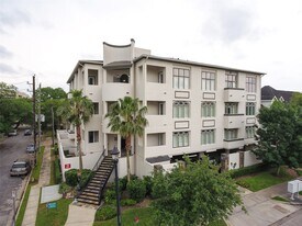 2701 Helena St in Houston, TX - Building Photo