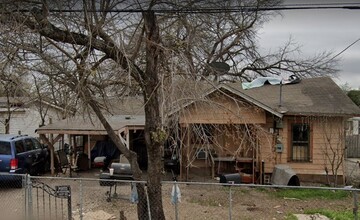 3306 W Poplar St in San Antonio, TX - Building Photo - Building Photo