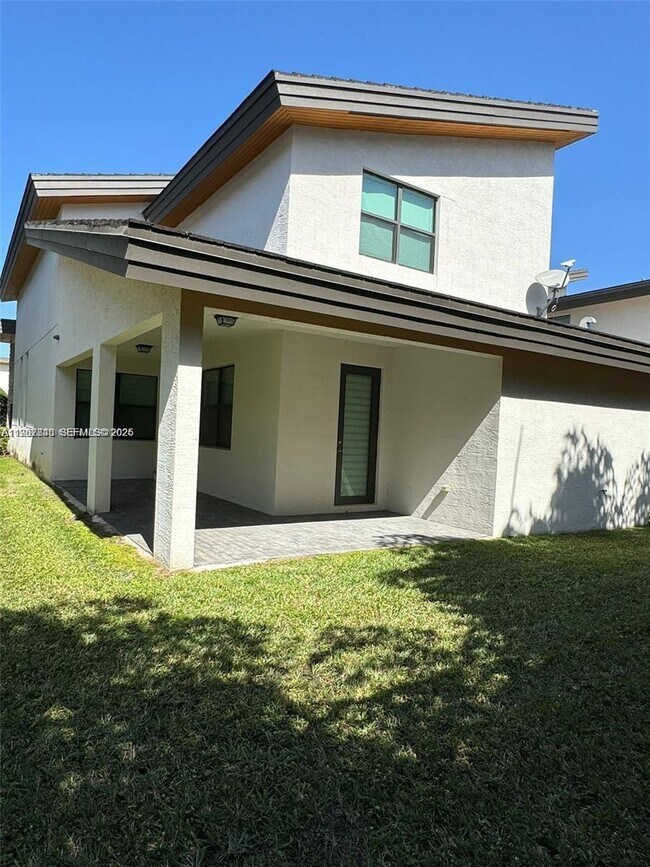 10376 NW 76th Ter in Doral, FL - Building Photo - Building Photo