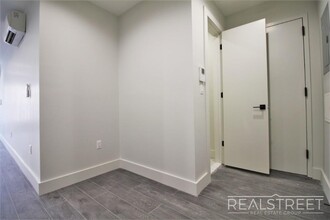 1166 St Johns Pl, Unit 3C in Brooklyn, NY - Foto de edificio - Building Photo