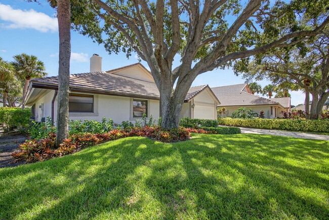 17001 Freshwind Cir in Jupiter, FL - Building Photo - Building Photo