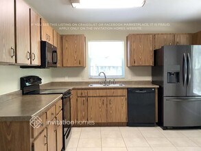 1557 Long Pond Dr in Valrico, FL - Building Photo - Building Photo