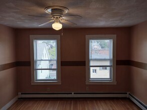 7 Hillside Ave, Unit 2 in Everett, MA - Building Photo - Building Photo