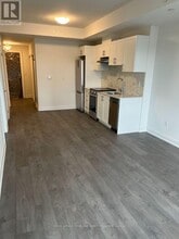 705 Davis Dr in Newmarket, ON - Building Photo - Building Photo