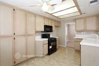 381 Via Capri in Hemet, CA - Building Photo - Building Photo