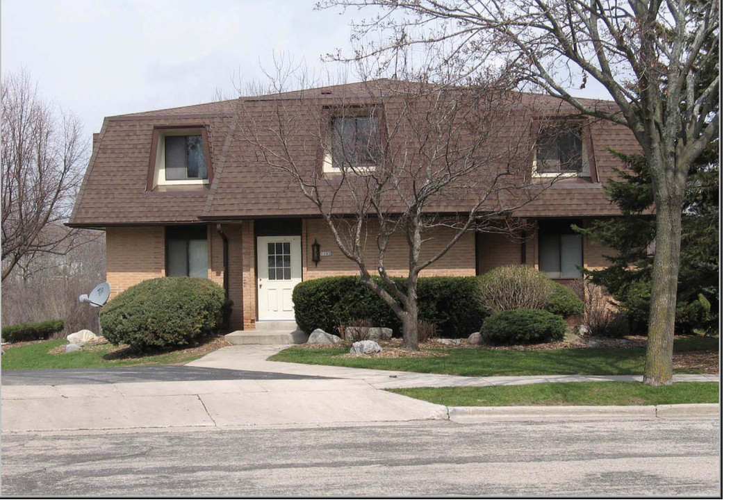 Brookside Apartments in Grafton, WI - Foto de edificio