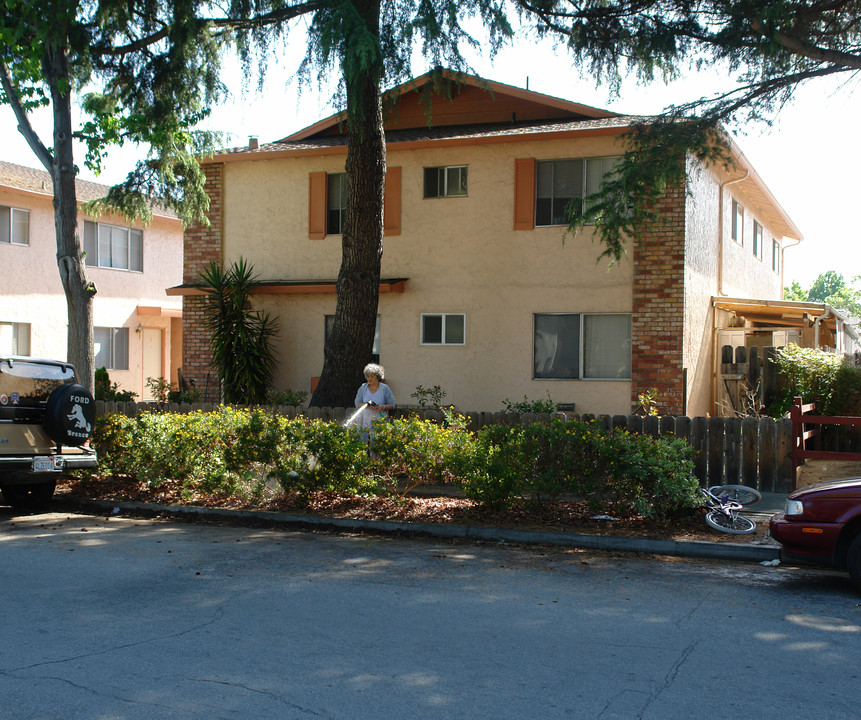 1572 Quebec Ct in Sunnyvale, CA - Foto de edificio