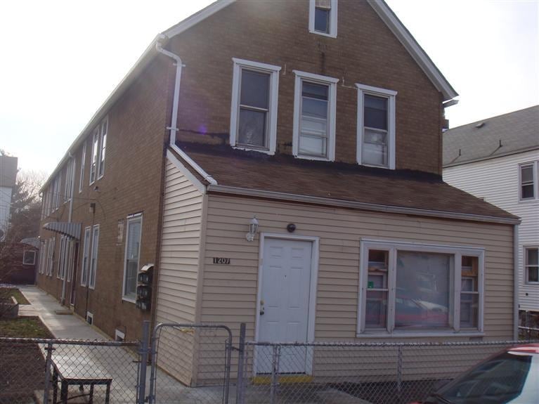 1207 W 149th St in East Chicago, IN - Foto de edificio