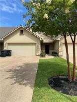 AUGUST MOVE IN!! Beautiful 3 Bedroom Townhome Available for Lease! in College Station, TX - Building Photo