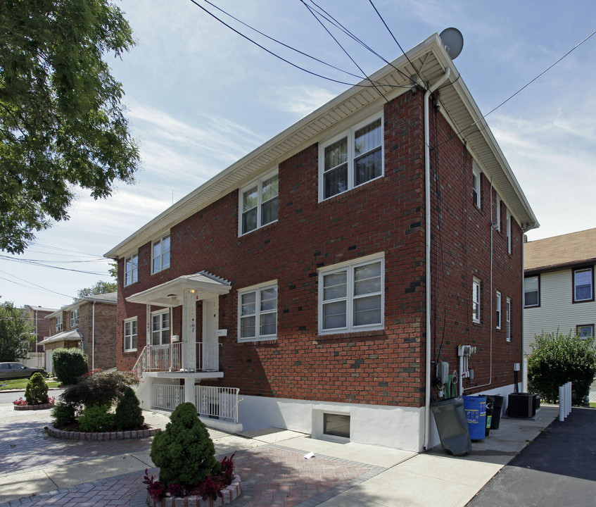 2-6 Dorothea Pl in Staten Island, NY - Building Photo