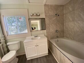 1601 W Woodlawn Ave in San Antonio, TX - Building Photo - Building Photo