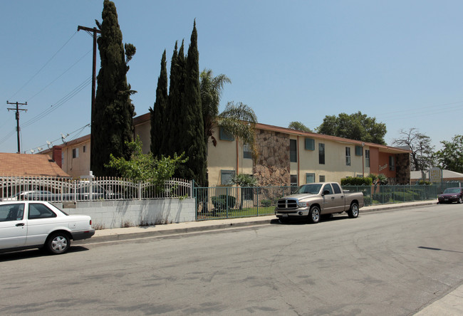 El Dorado Apartments in South Gate, CA - Building Photo - Building Photo