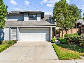 13 Heather Hill Ln in Laguna Hills, CA - Building Photo - Building Photo