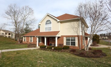 Rio Hill Apartments in Charlottesville, VA - Foto de edificio - Building Photo