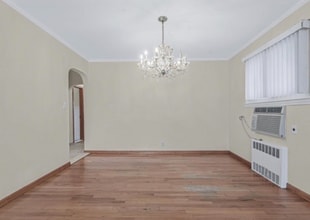 58-52-5208 208th St in Queens, NY - Foto de edificio - Building Photo