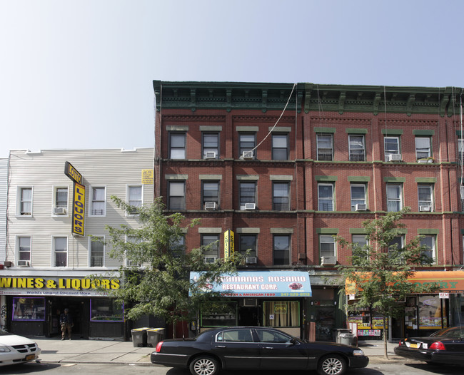 200 Knickerbocker Ave in Brooklyn, NY - Building Photo - Building Photo