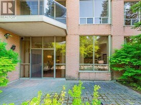 3181 Bayview Ave in Toronto, ON - Building Photo