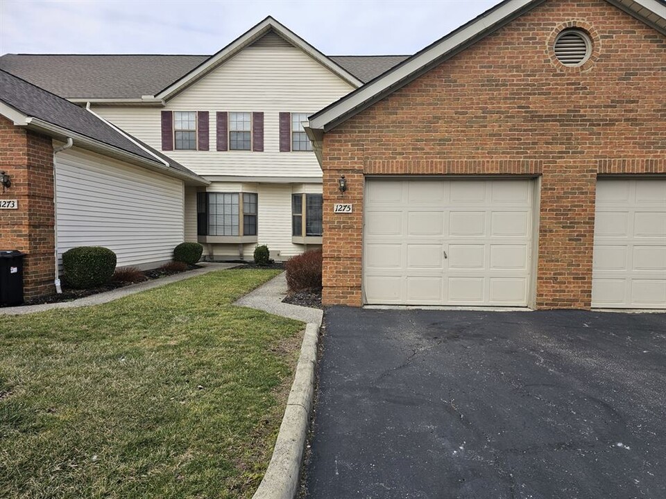 1275 Somerset Way-Unit -1 in Pickerington, OH - Building Photo