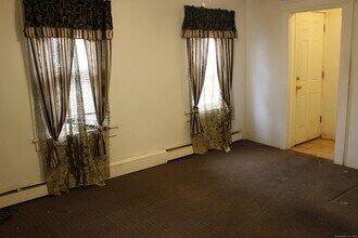 121 Wall St, Unit 1 in Waterbury, CT - Building Photo - Building Photo