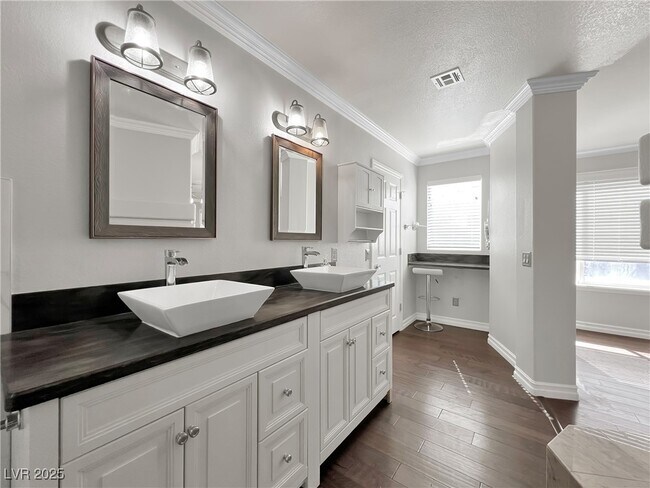 property at 595 Campus Oaks Ct
