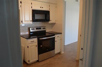 4110 Green Acres Cir in Arlington, TX - Building Photo - Building Photo