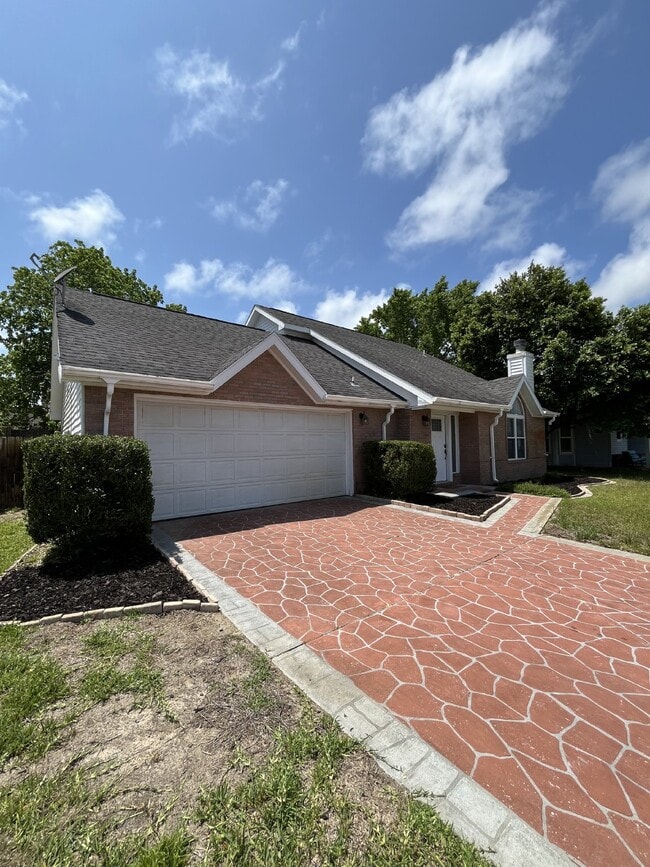 420 Bristol Cove Rd in Mary Esther, FL - Building Photo - Building Photo