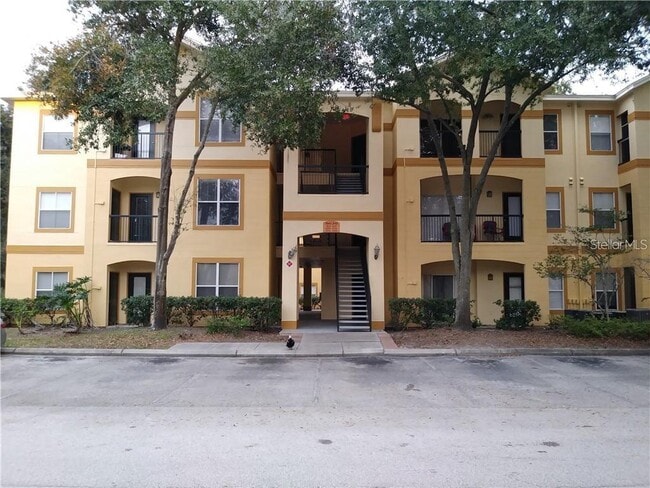 property at 5620 Pinnacle Heights Cir