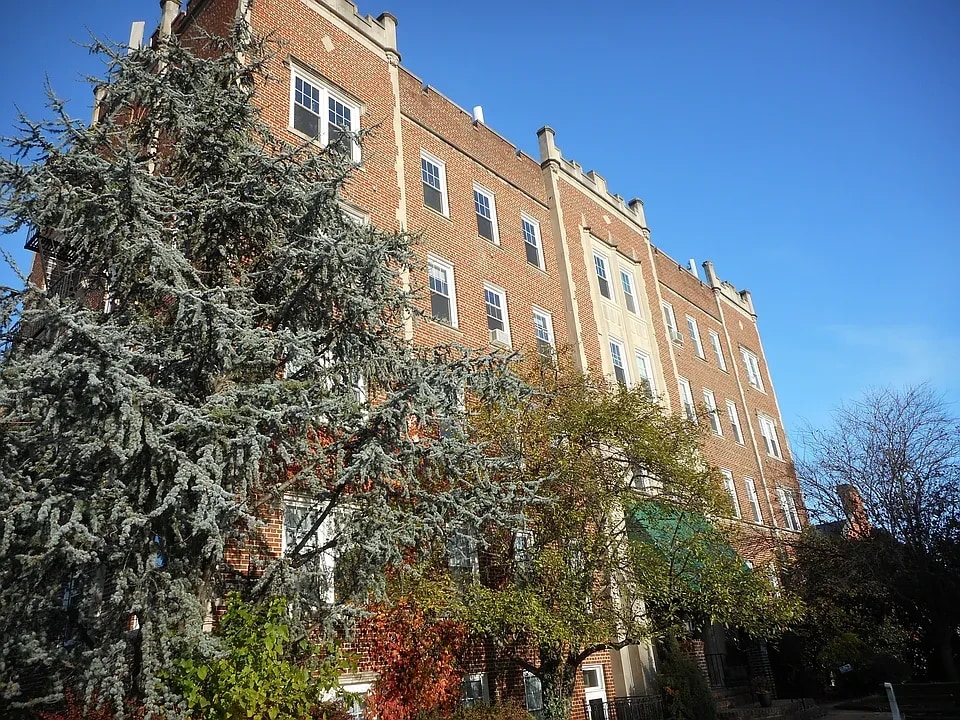 Westfield Arms in Westfield, NJ - Building Photo
