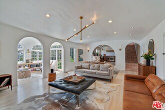 6402 Ivarene Ave in Los Angeles, CA - Building Photo - Building Photo