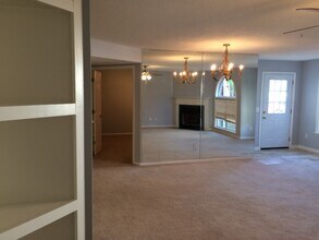 3713 Morris Farm Dr in Greensboro, NC - Foto de edificio - Building Photo