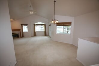 19563 Highland Ridge Dr in Anchorage, AK - Building Photo - Building Photo