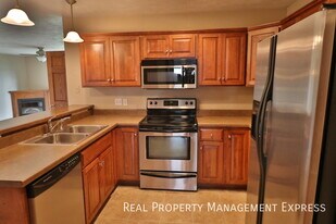 Fantastic 2 Bedroom 2 Bathroom Condo on th in Sioux Falls, SD - Building Photo