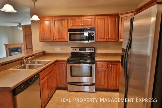 Fantastic 2 Bedroom 2 Bathroom Condo on th in Sioux Falls, SD - Building Photo - Building Photo