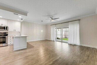 2052 Tarpon Lake Way in West Palm Beach, FL - Building Photo - Building Photo