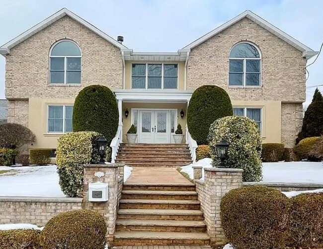 property at 23 Sunnyside Ter