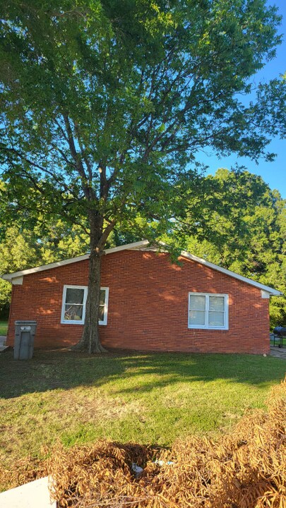 3072 Ragsdale Dr in Milan, TN - Building Photo