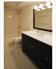 685 Massachusetts Ave, Unit 2 in Boston, MA - Foto de edificio - Building Photo