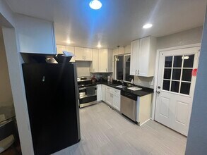 6020 E 68th Way in Commerce City, CO - Building Photo - Building Photo