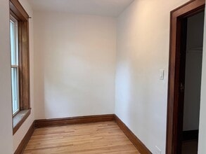 5138 W Montrose Ave, Unit 2 in Chicago, IL - Building Photo - Building Photo