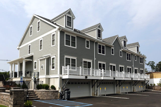 Townhomes at Summit Crossing in Summit, NJ - Foto de edificio - Building Photo