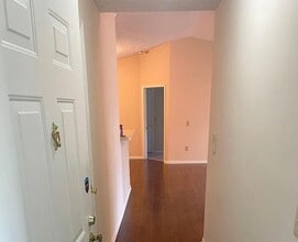 2317 Vicente Ct, Unit 311 in Columbus, OH - Foto de edificio - Building Photo