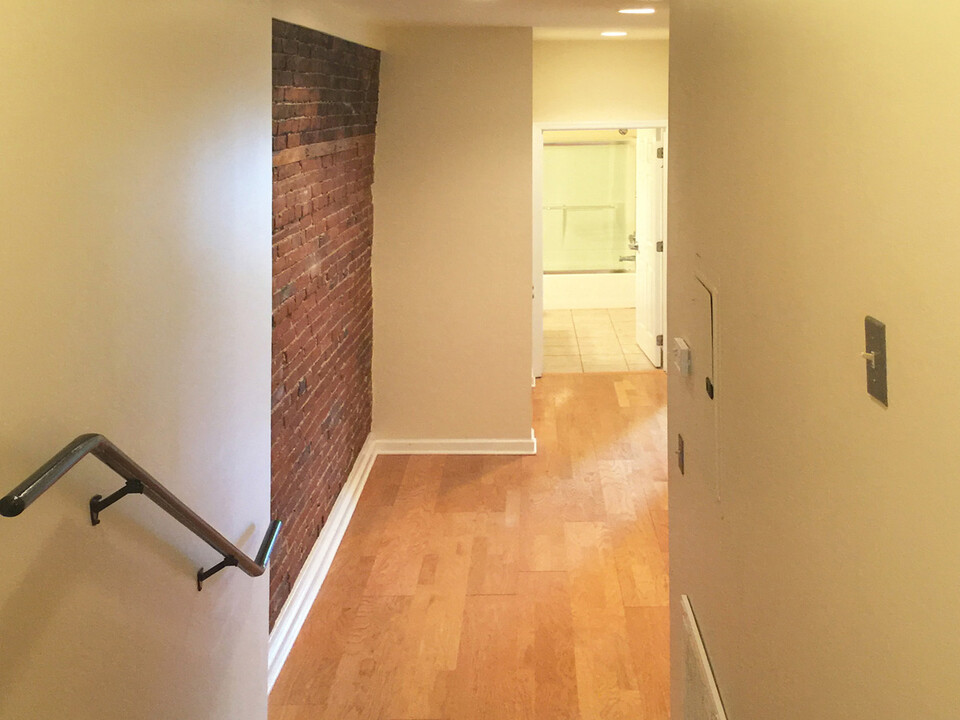 3BR With Your Own Garage in Pittsburgh, PA - Foto de edificio