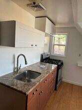 19 Emmons Pl-Unit -B in New Britain, CT - Building Photo - Building Photo