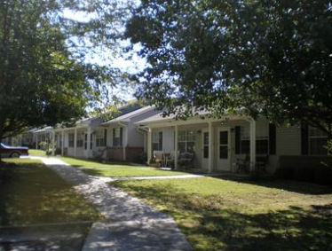 Brooks Lane in Clayton, GA - Building Photo