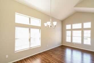 8935 E Capri Ave in Mesa, AZ - Building Photo - Building Photo