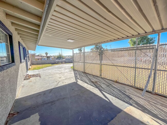 4518 Rosedale Ave in Las Vegas, NV - Building Photo - Building Photo