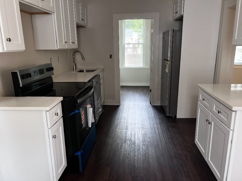 57 E Main St in Branford, CT - Building Photo